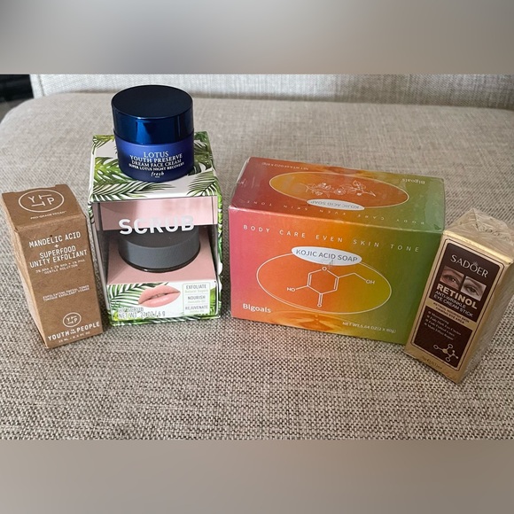 Beauty Bundle - Picture 1 of 2
